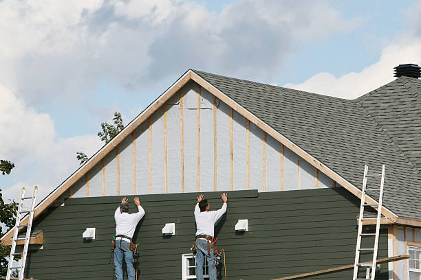 Professional Emergency Siding Repair technician working in Batavia, IL